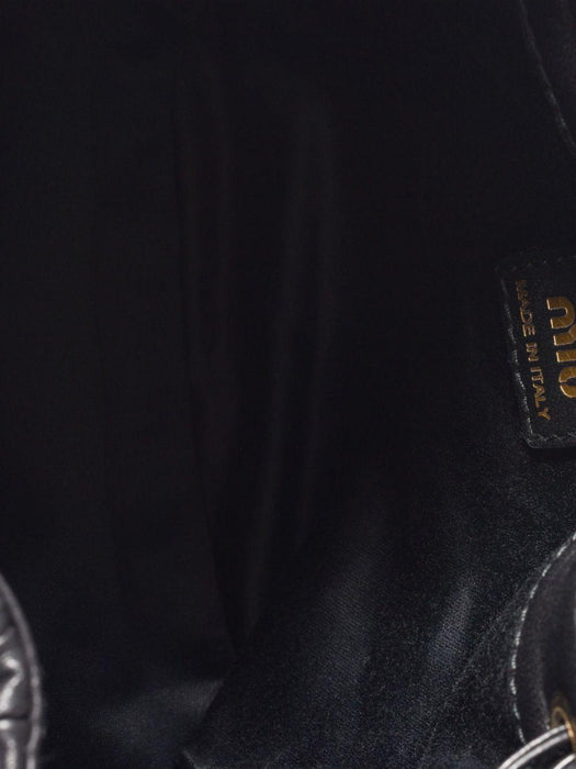 matelassé drawstring clutch bag<BR/><BR/> 5ND022 AFPPF0002 MIU MIU