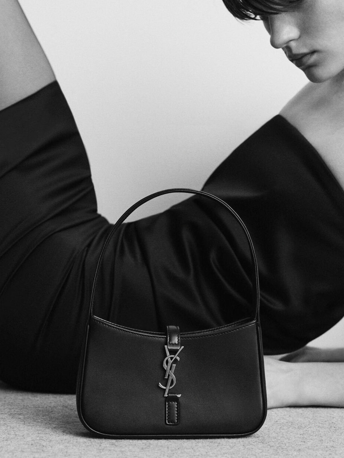 MINI LE 5 À 7 IN SMOOTH LEATHER 710318 2R20W1000 SAINT LAURENT 