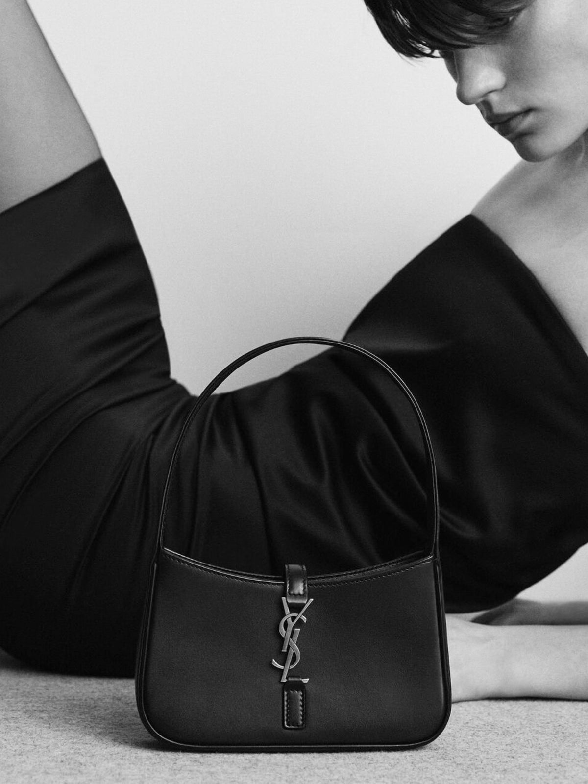 MINI LE 5 À 7 IN PATENT LEATHER 710318 B870W1000 SAINT LAURENT 