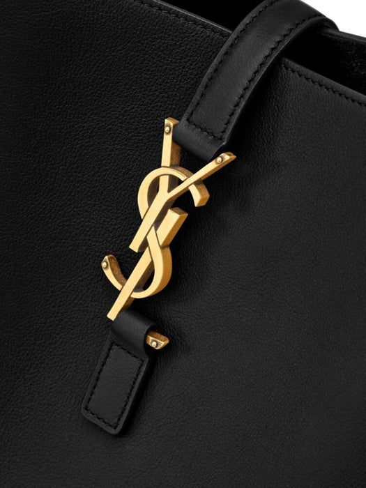 LE 5 À 7 supple LARGE in grained leather 850545 AAAUQ1000 SAINT LAURENT 