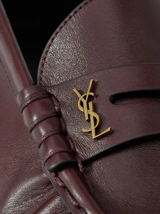 Le loafers supple in smooth leather A002CJ AAGXG6110 SAINT LAURENT 
