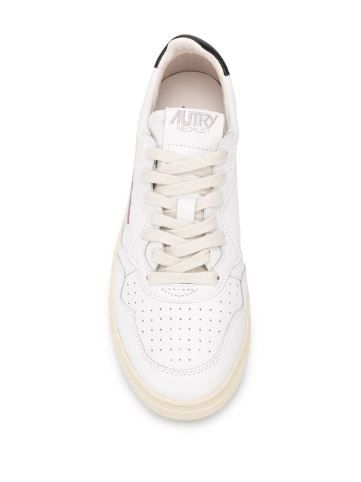 Medalist low-top sneakers AULMLL22 WHITE BLACK AUTRY 