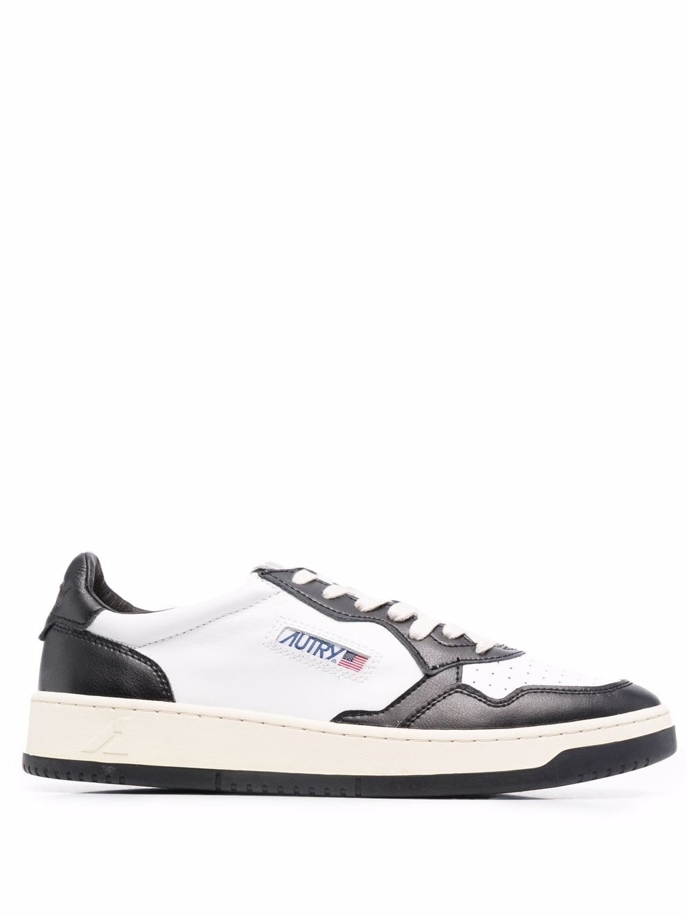 Medalist low-top sneakers AULMWB01 WHITE BLACK AUTRY 
