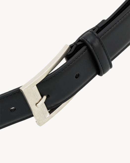 belt with a rectangular buckle and leather loop. 841389 AACC51000 SAINT LAURENT 