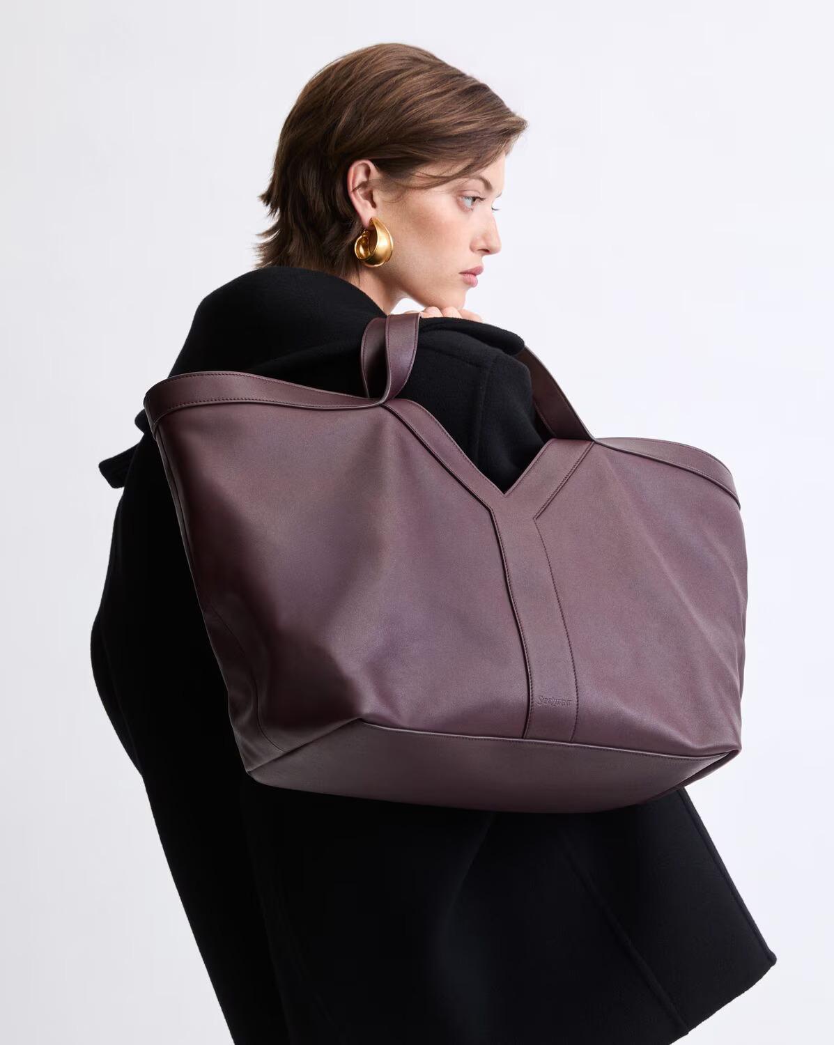 Y tote in leather 817602 AAEZ33212 SAINT LAURENT 