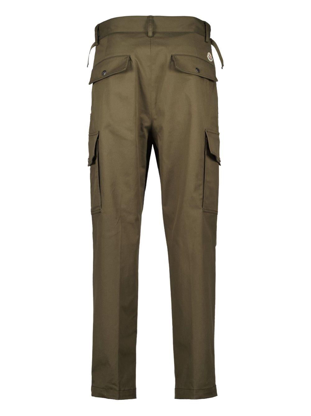 pleated logo patch trousers K20912A00026 598R183C MONCLER 