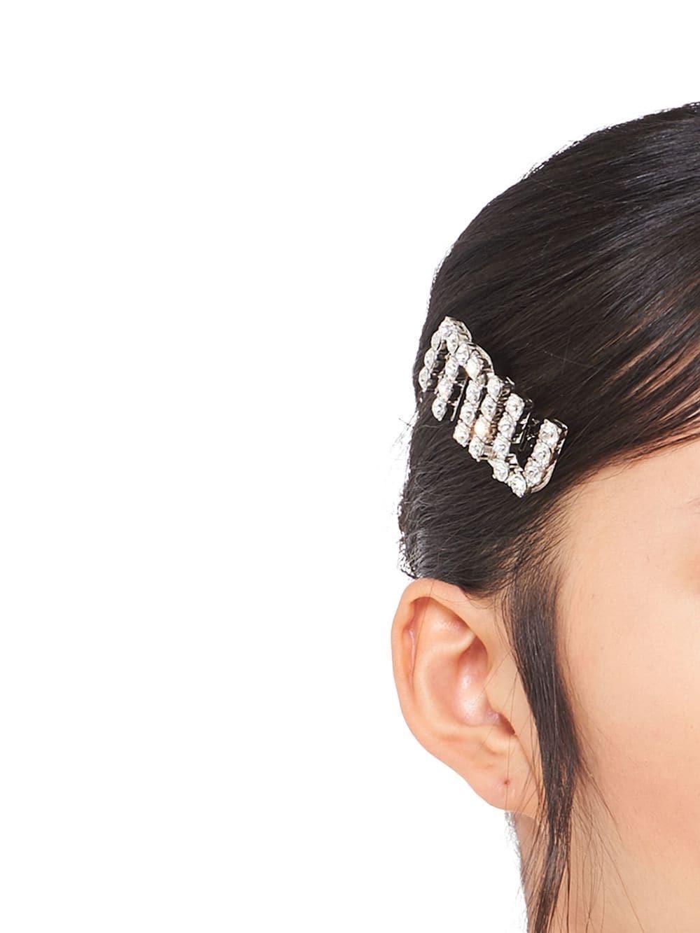 crystal-embellished logo hair clip 5JF082 2DNCF0OKL MIU MIU 